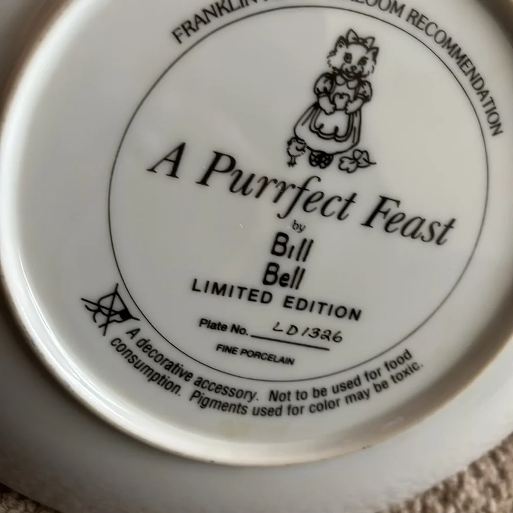 Franklin Mint Heriloom- A Purrfect Feast by Bill Bell limited edition Cat Plate